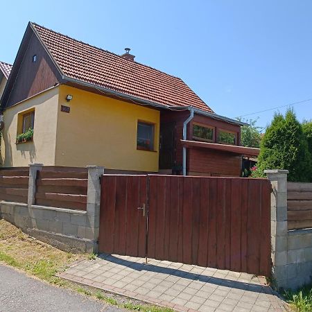 Utulny Dovolenkovy Dom Villa Liptovský Hrádok Exteriör bild