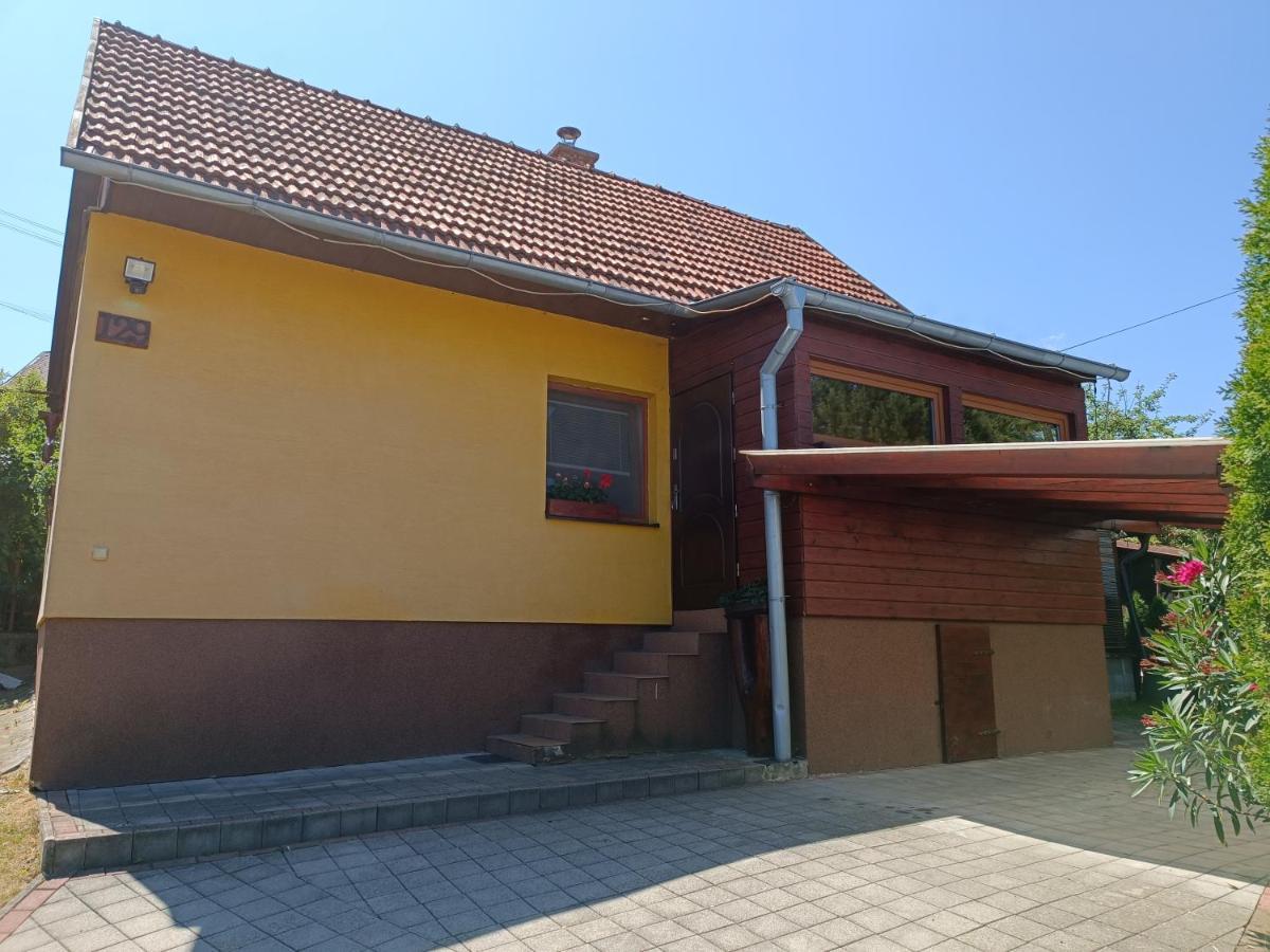 Utulny Dovolenkovy Dom Villa Liptovský Hrádok Exteriör bild